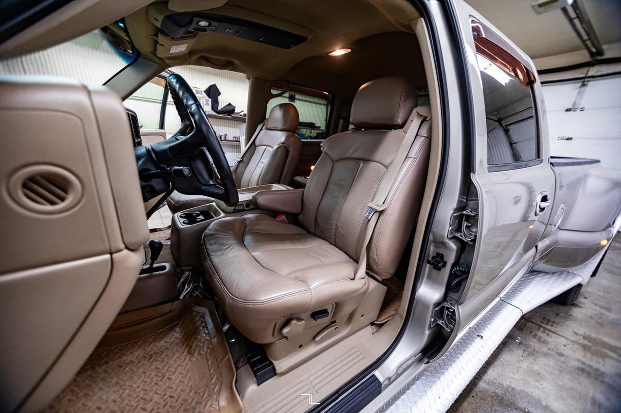 2002 Chevrolet Silverado 3500 4x4 Crew Cab LTZ Diesel Dually Manual Leather Red Deer AB