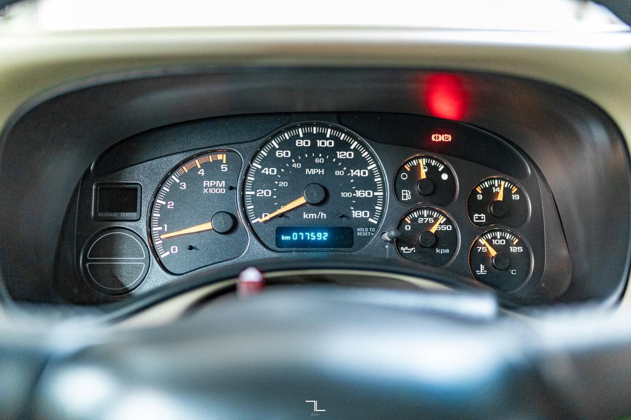 2002 Chevrolet Silverado 3500 4x4 Crew Cab LTZ Diesel Dually Manual Leather Red Deer AB