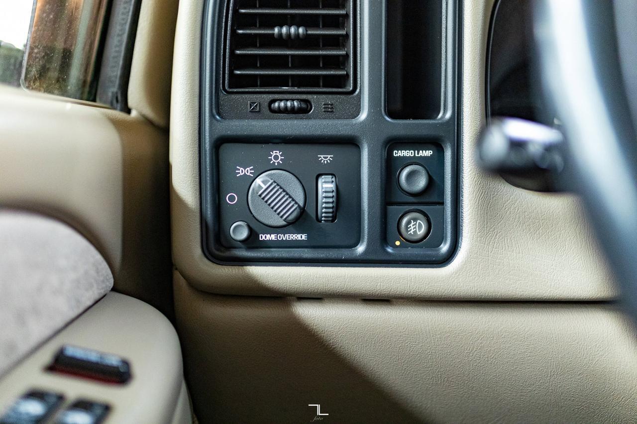 2002 Chevrolet Silverado 3500 4x4 Crew Cab LTZ Diesel Dually Manual Leather Red Deer AB