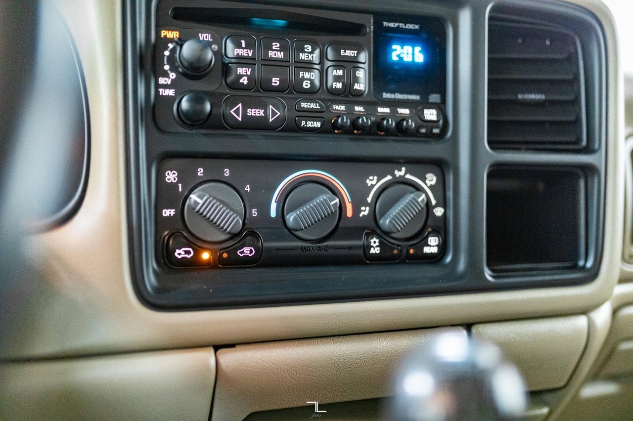 2002 Chevrolet Silverado 3500 4x4 Crew Cab LTZ Diesel Dually Manual Leather Red Deer AB