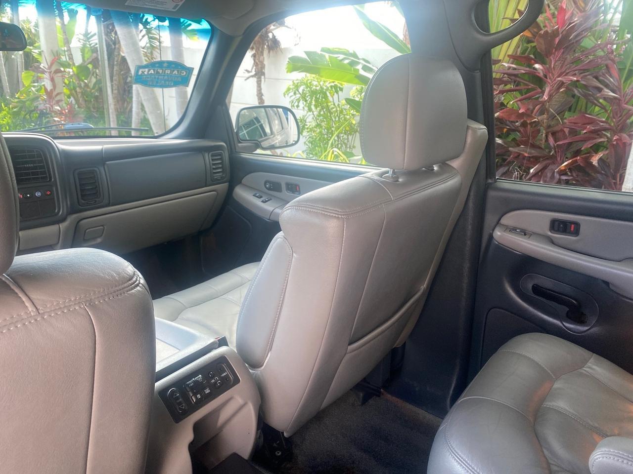 2002 Chevrolet Suburban LT LOW MILES 60,399 1 OWNER Pompano Beach FL