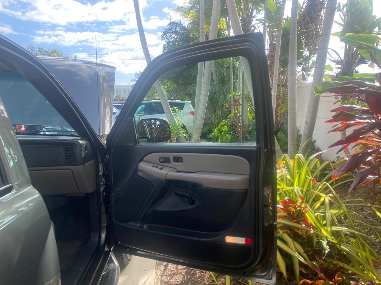 2002 Chevrolet Suburban LT LOW MILES 60,399 1 OWNER Pompano Beach FL