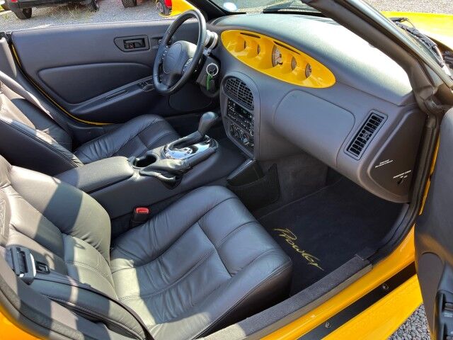 2002 Chrysler Prowler photo 21