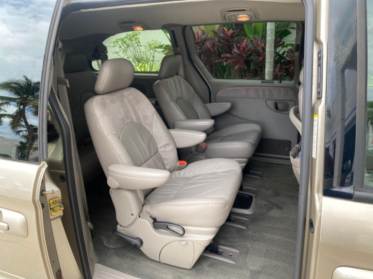 2002 Chrysler Town & Country Limited LOW MILES 54,870 Pompano Beach FL