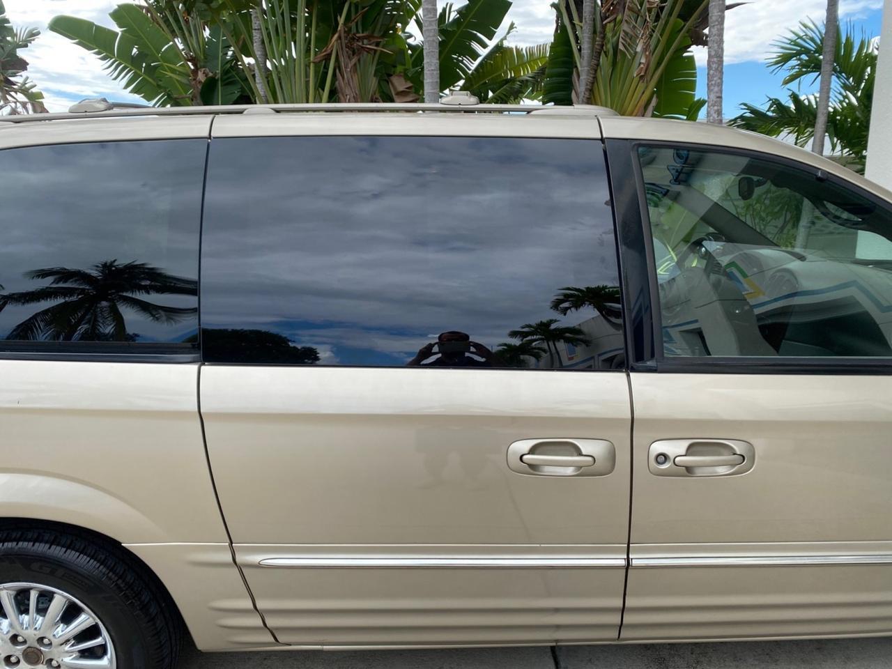 2002 Chrysler Town & Country Limited LOW MILES 54,870 Pompano Beach FL