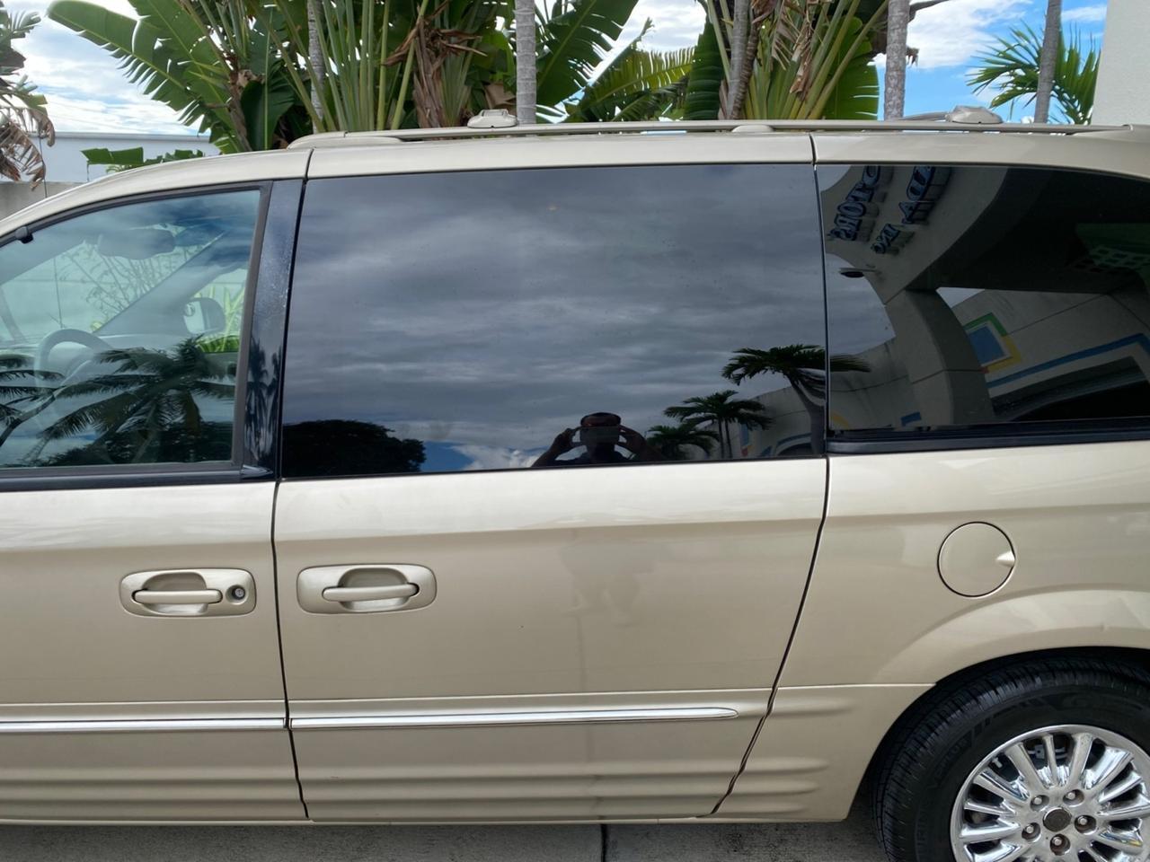 2002 Chrysler Town & Country Limited LOW MILES 54,870 Pompano Beach FL