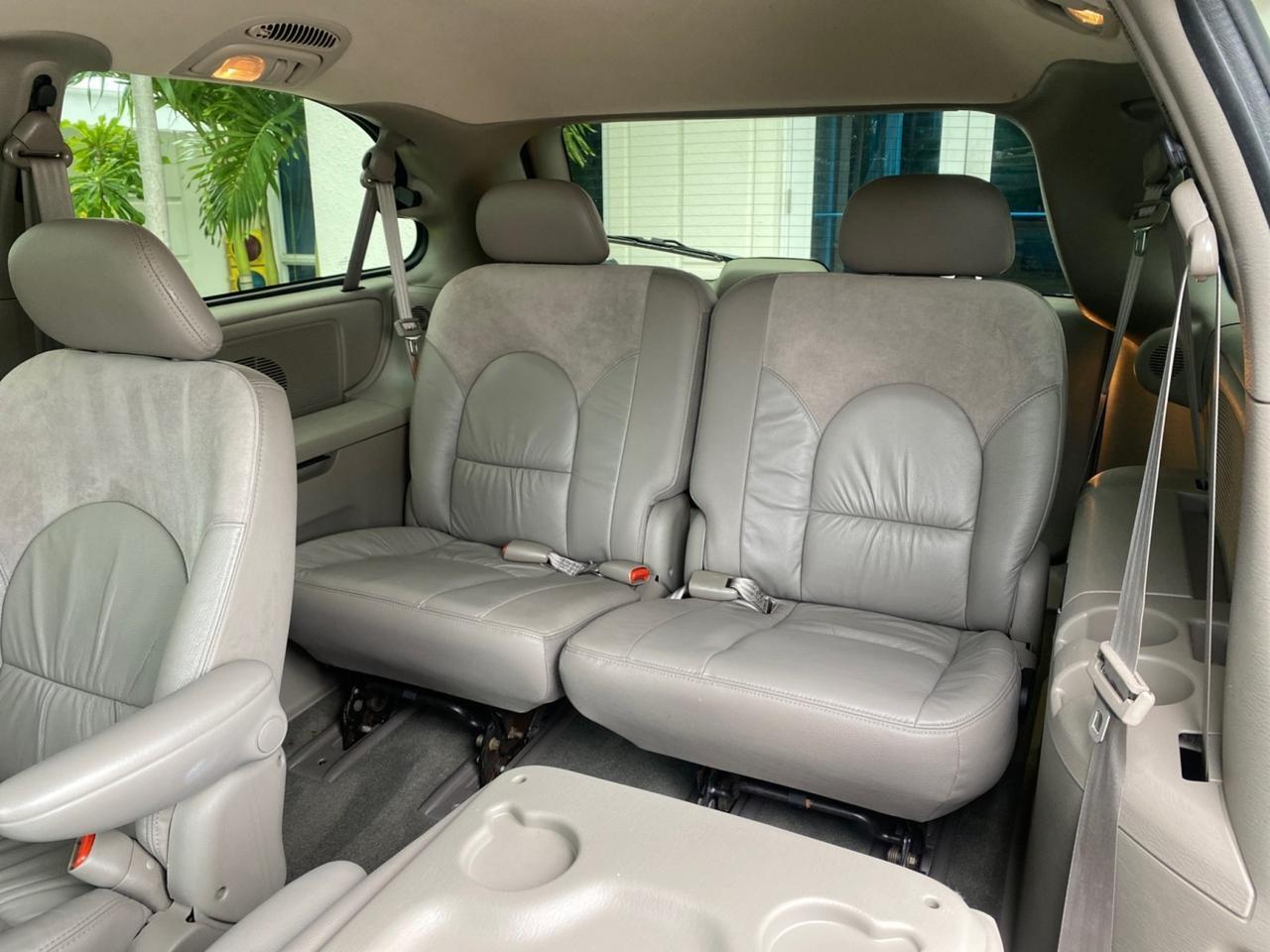 2002 Chrysler Town & Country Limited LOW MILES 54,870 Pompano Beach FL