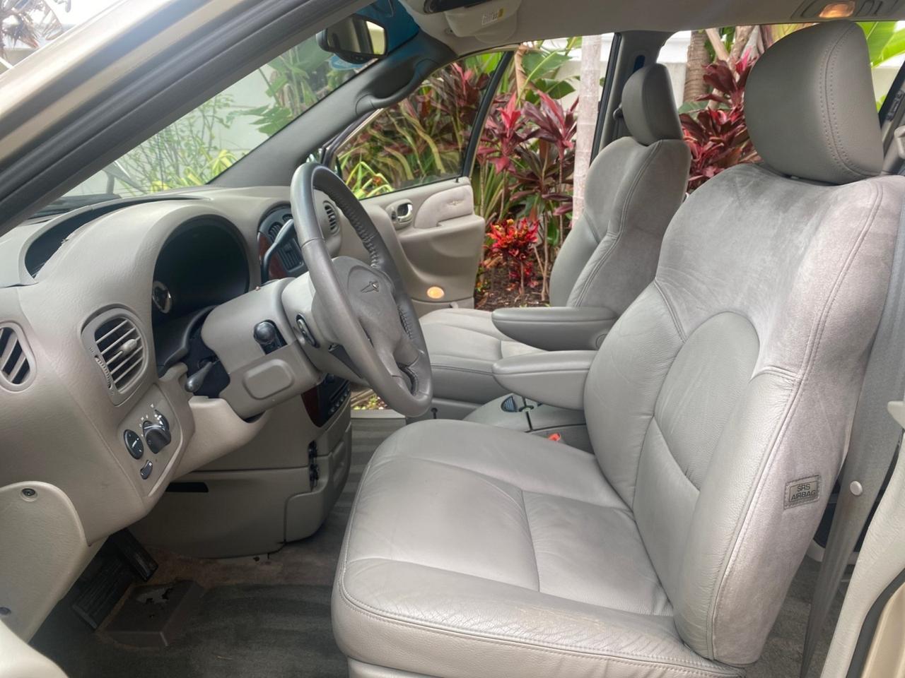 2002 Chrysler Town & Country Limited LOW MILES 54,870 Pompano Beach FL