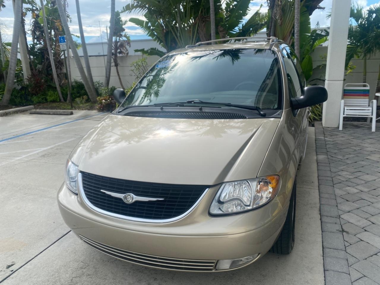 2002 Chrysler Town & Country Limited LOW MILES 54,870 Pompano Beach FL