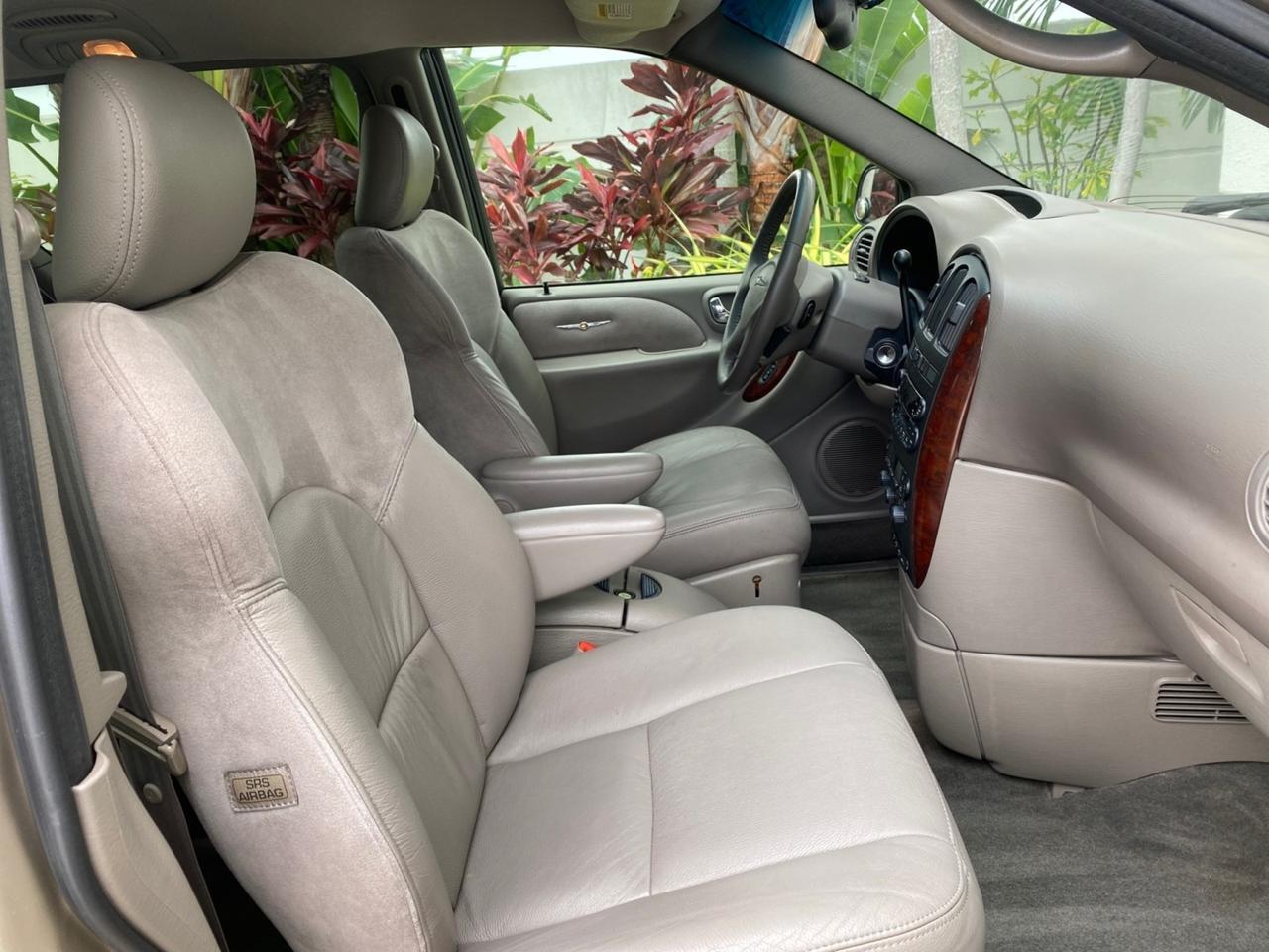 2002 Chrysler Town & Country Limited LOW MILES 54,870 Pompano Beach FL