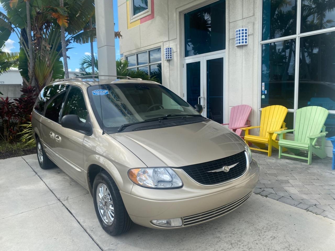 2002 Chrysler Town & Country Limited LOW MILES 54,870