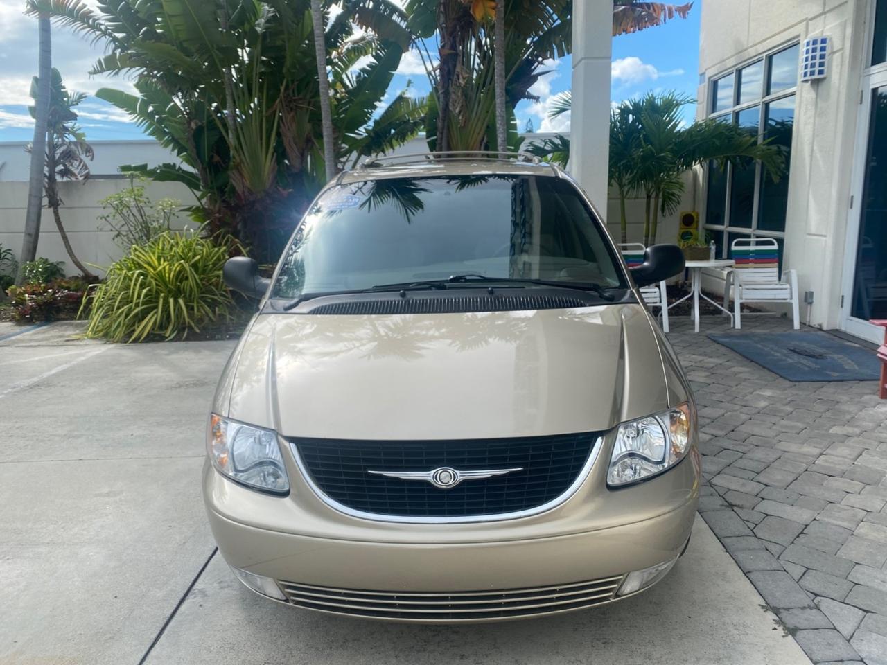 2002 Chrysler Town & Country Limited LOW MILES 54,870