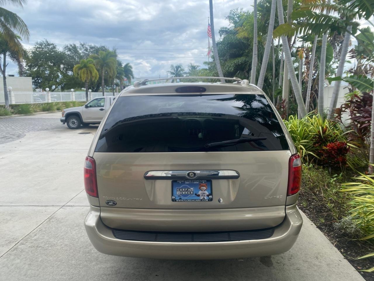 2002 Chrysler Town & Country Limited LOW MILES 54,870 Pompano Beach FL