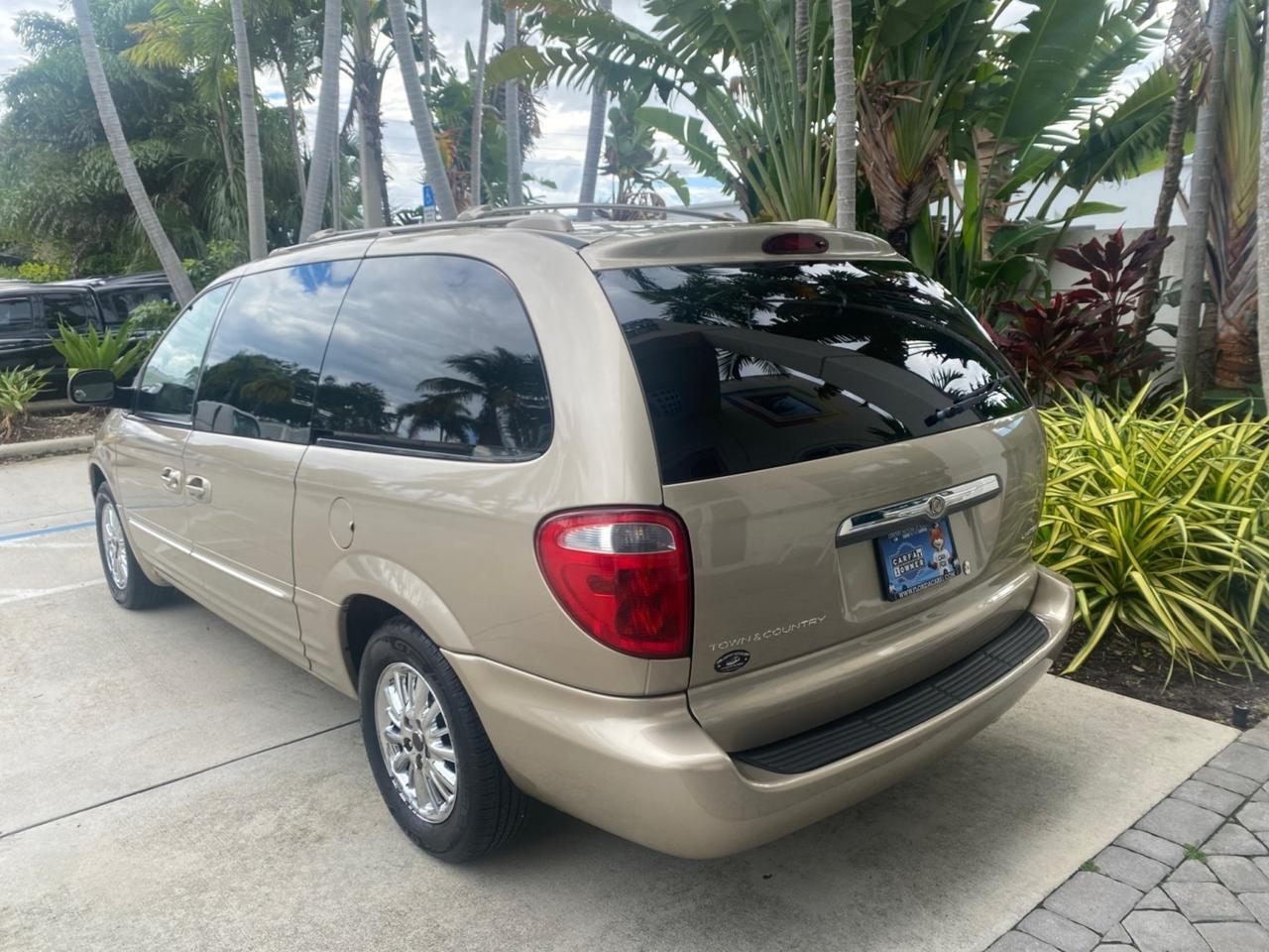 2002 Chrysler Town & Country Limited LOW MILES 54,870 Pompano Beach FL