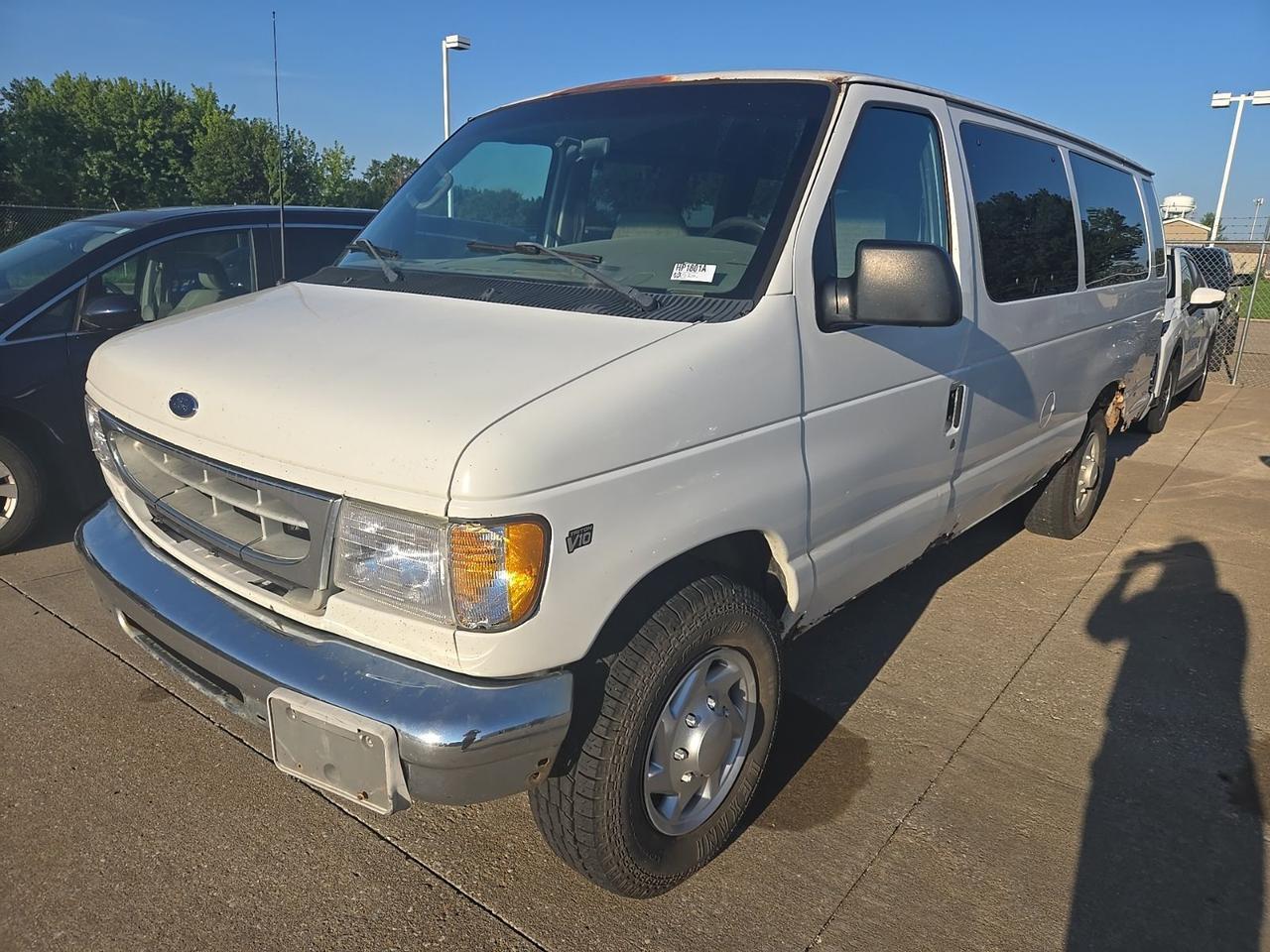 2002 Ford E-350SD XLT
