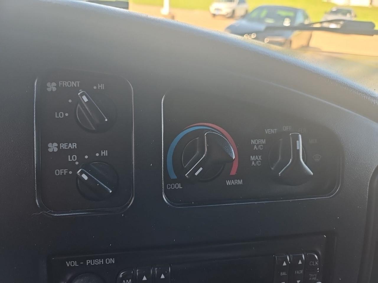 2002 Ford E-350SD XLT West Burlington IA