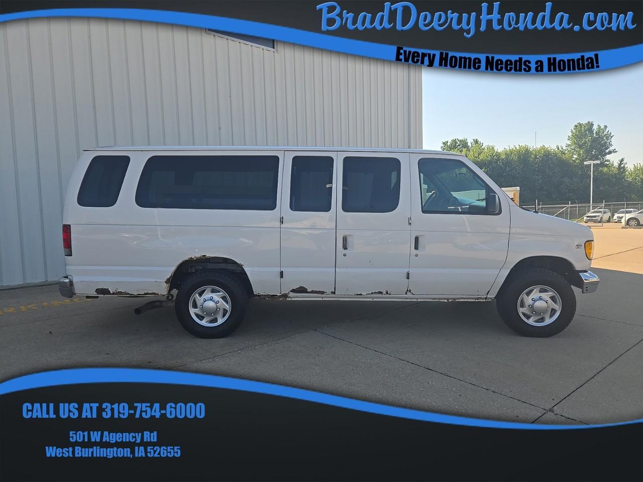 2002 Ford E-350SD XLT