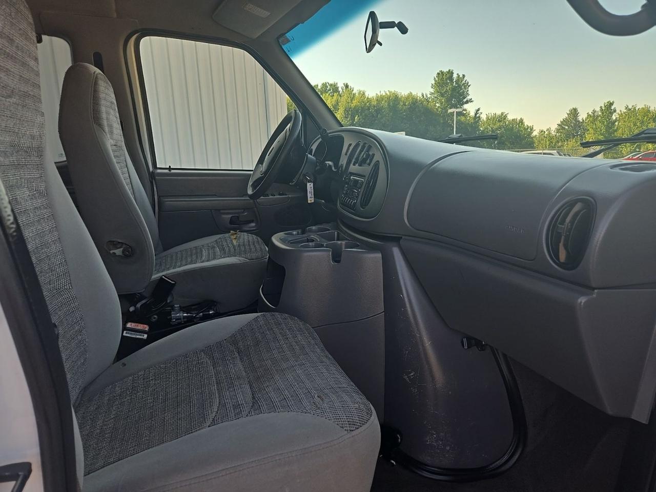 2002 Ford E-350SD XLT West Burlington IA