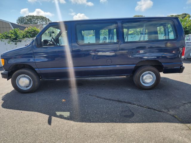 2002 Ford Econoline Wagon E-350 XL Super Duty East Islip NY