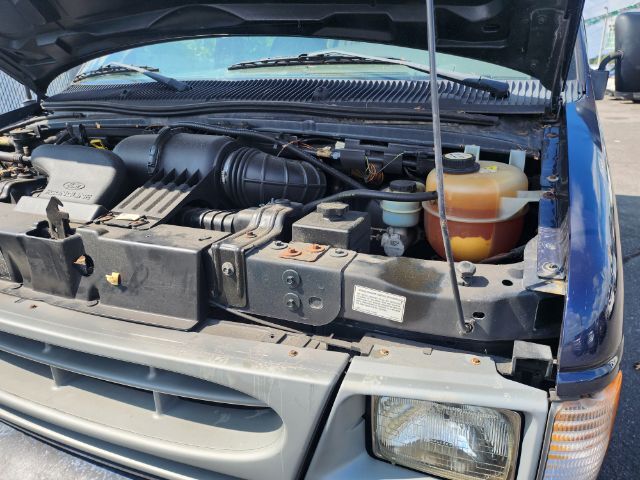 2002 Ford Econoline Wagon E-350 XL Super Duty East Islip NY