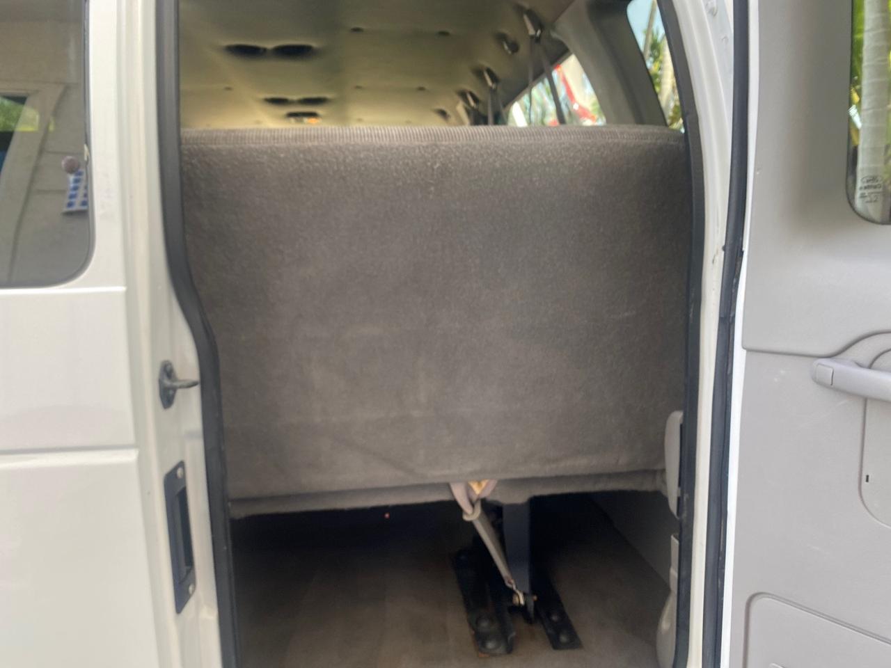 2002 Ford Econoline Wagon XLT 15 PASSENGER FLORIDA Pompano Beach FL