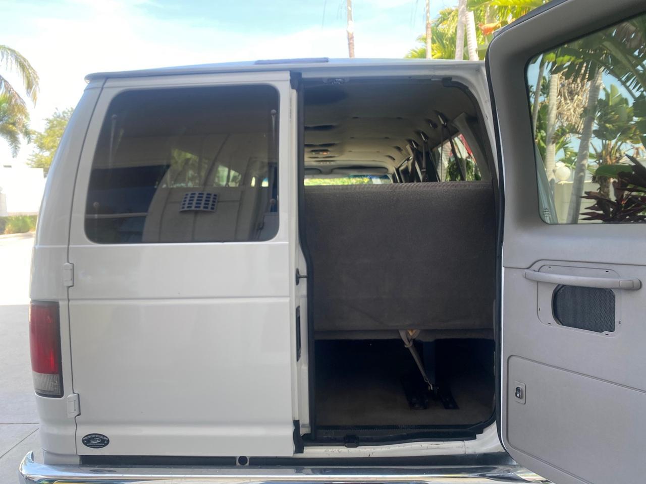 2002 Ford Econoline Wagon XLT 15 PASSENGER FLORIDA Pompano Beach FL