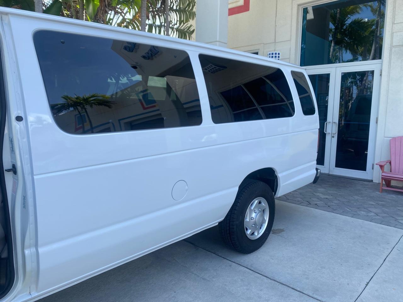 2002 Ford Econoline Wagon XLT 15 PASSENGER FLORIDA Pompano Beach FL