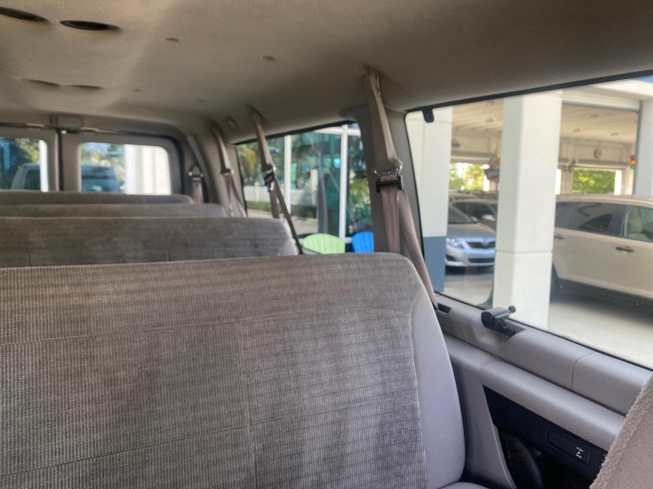 2002 Ford Econoline Wagon XLT 15 PASSENGER FLORIDA Pompano Beach FL