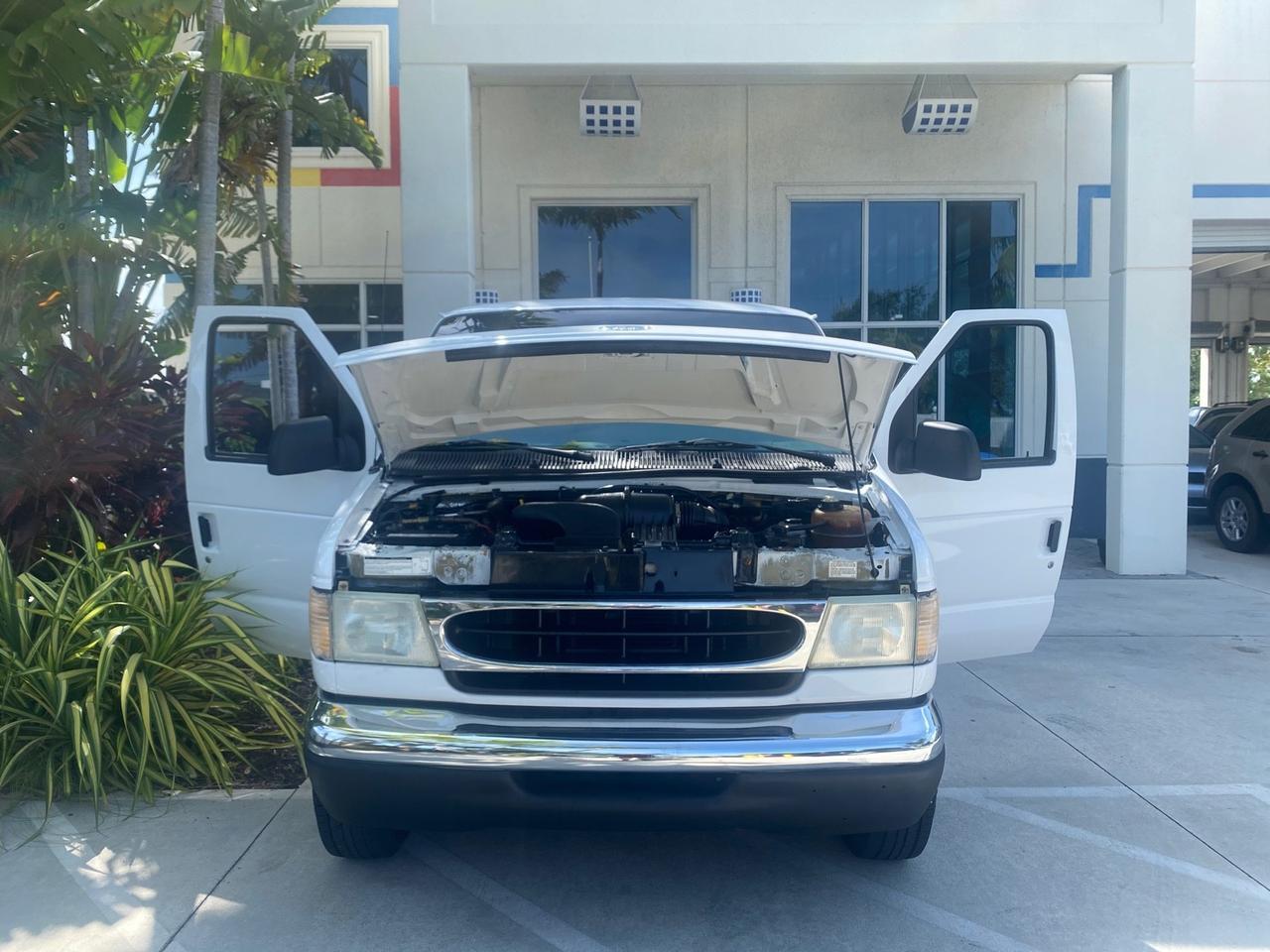 2002 Ford Econoline Wagon XLT 15 PASSENGER FLORIDA Pompano Beach FL