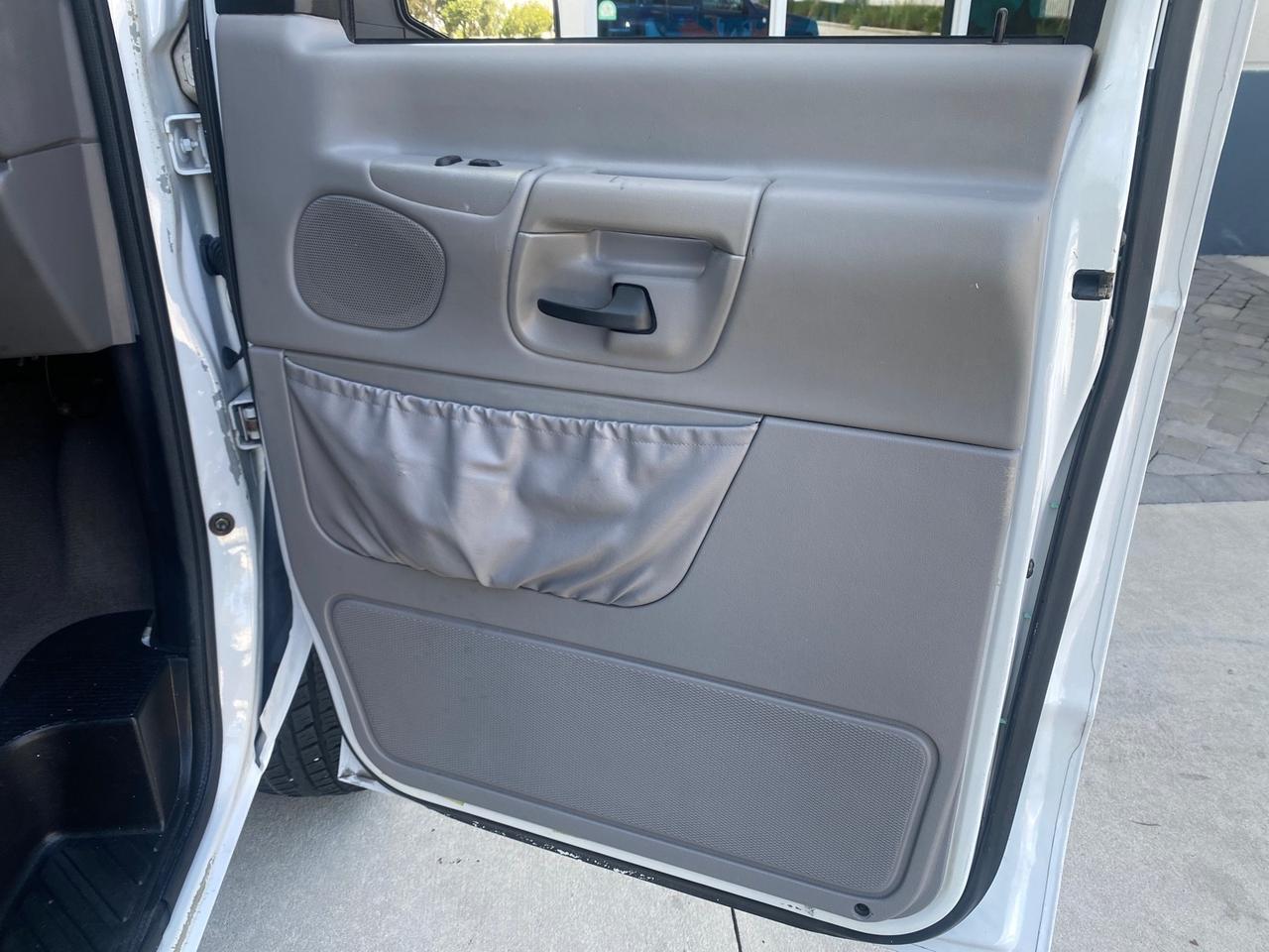 2002 Ford Econoline Wagon XLT 15 PASSENGER FLORIDA Pompano Beach FL
