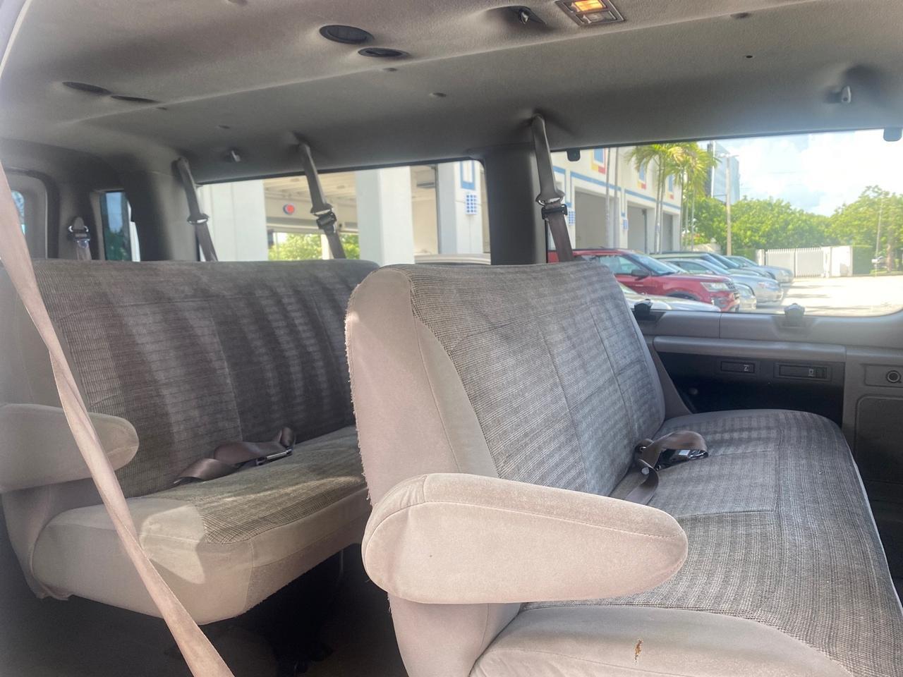 2002 Ford Econoline Wagon XLT 15 PASSENGER FLORIDA Pompano Beach FL