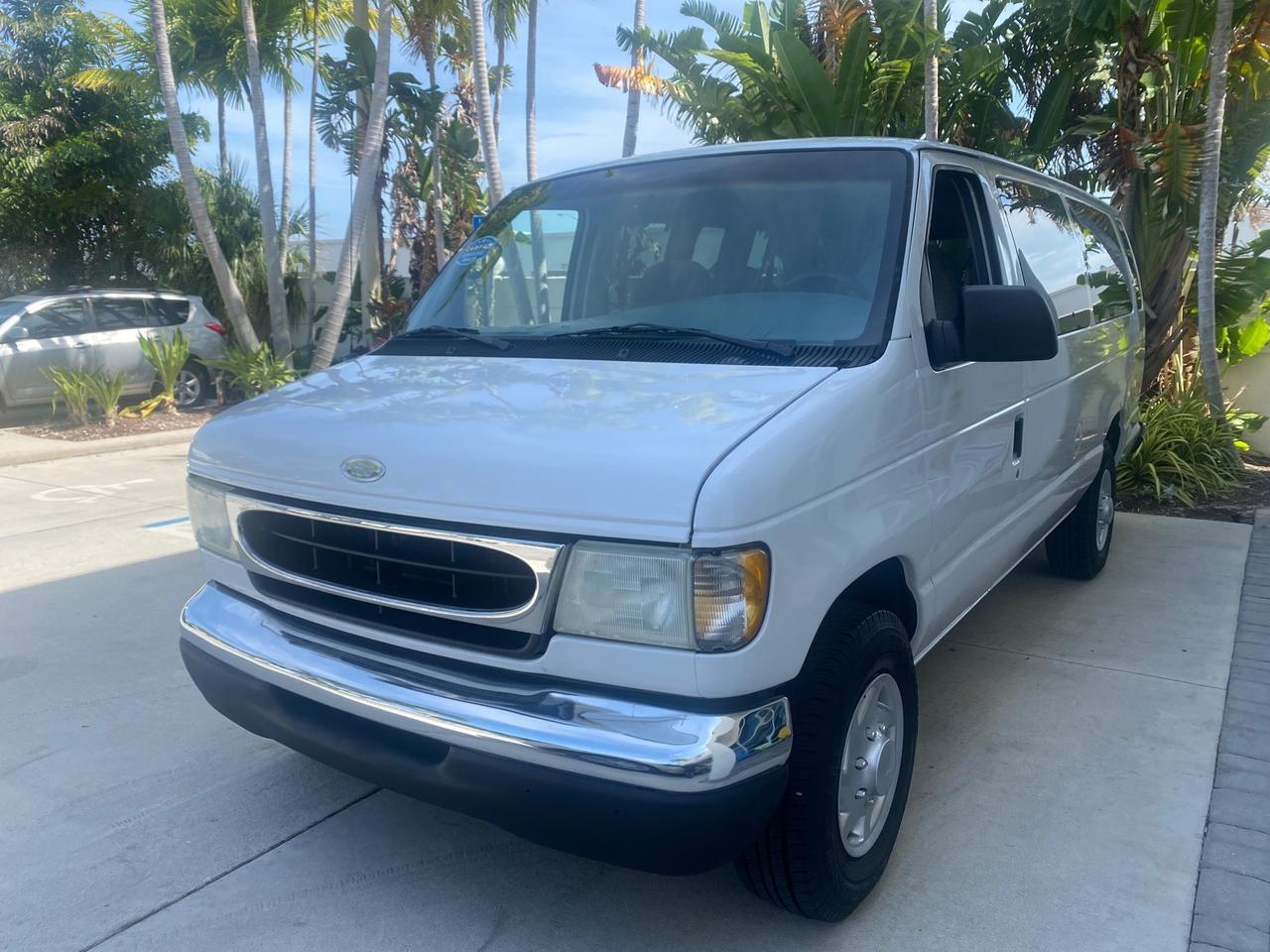 2002 Ford Econoline Wagon XLT 15 PASSENGER FLORIDA Pompano Beach FL