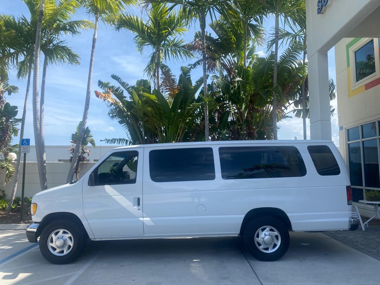 2002 Ford Econoline Wagon XLT 15 PASSENGER FLORIDA Pompano Beach FL