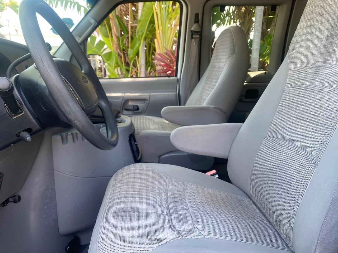 2002 Ford Econoline Wagon XLT 15 PASSENGER FLORIDA Pompano Beach FL