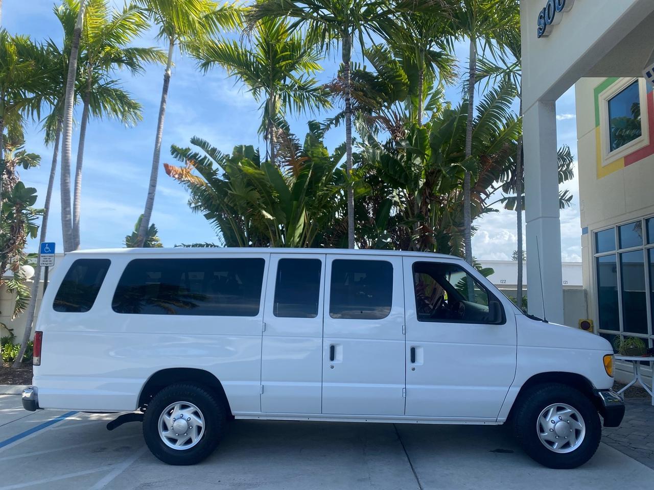 2002 Ford Econoline Wagon XLT 15 PASSENGER FLORIDA Pompano Beach FL