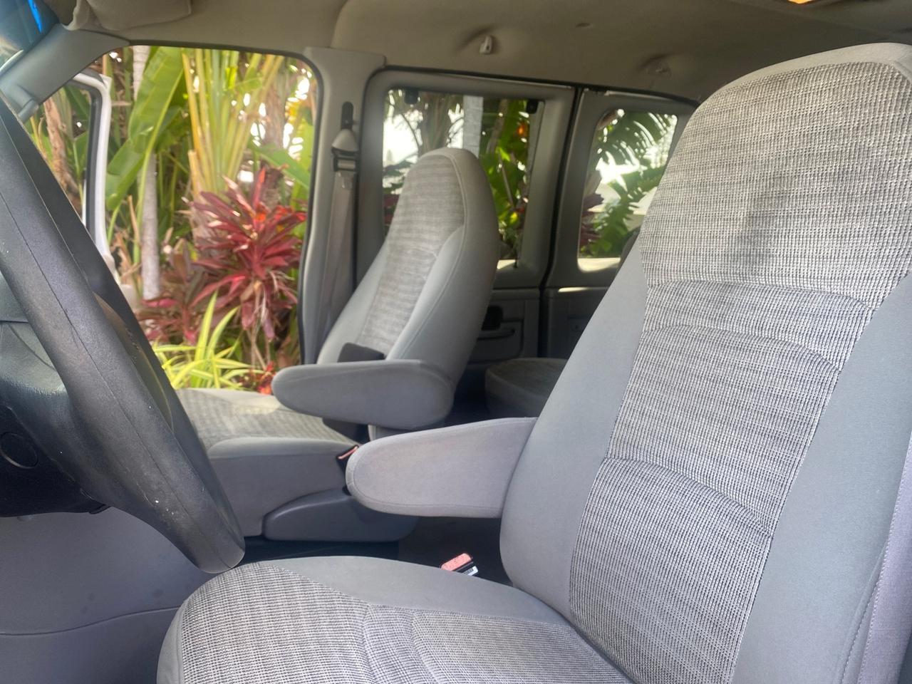 2002 Ford Econoline Wagon XLT 15 PASSENGER FLORIDA Pompano Beach FL