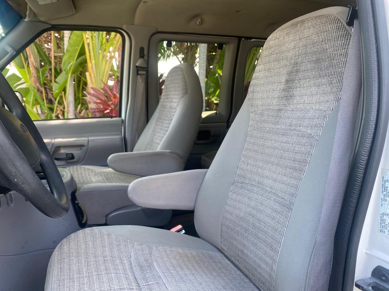2002 Ford Econoline Wagon XLT 15 PASSENGER FLORIDA Pompano Beach FL