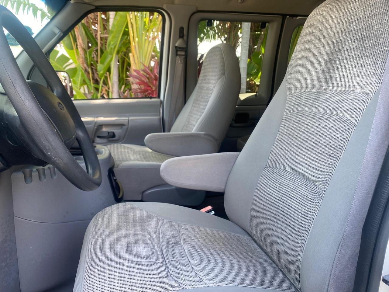 2002 Ford Econoline Wagon XLT 15 PASSENGER FLORIDA Pompano Beach FL