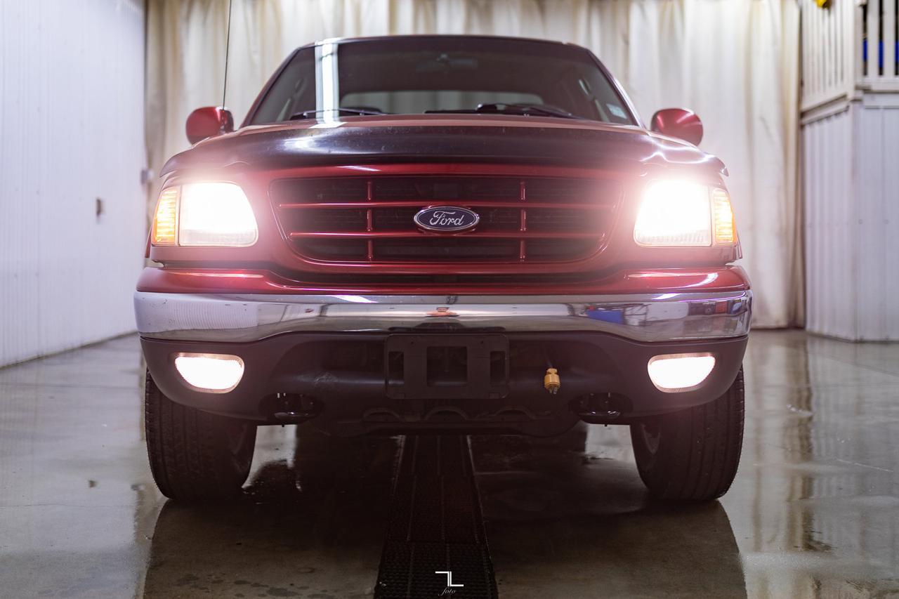 2002 Ford F-150 4x4 Super Cab XLT XTR Red Deer AB