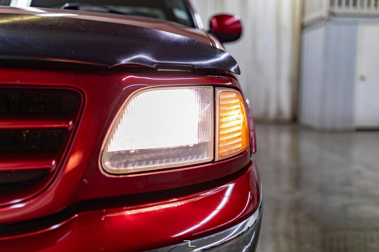 2002 Ford F-150 4x4 Super Cab XLT XTR Red Deer AB