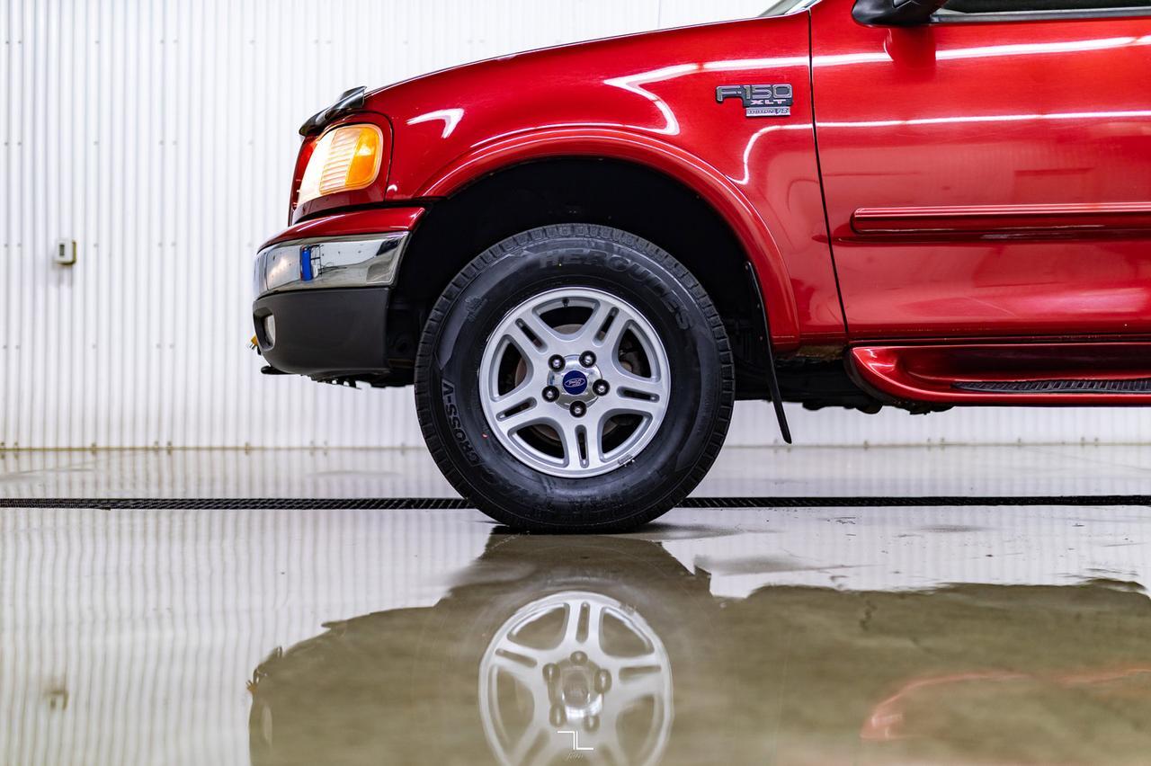2002 Ford F-150 4x4 Super Cab XLT XTR Red Deer AB