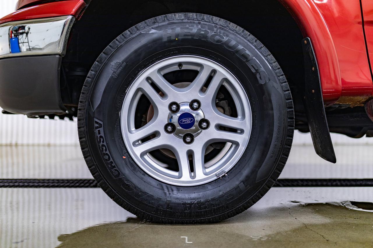 2002 Ford F-150 4x4 Super Cab XLT XTR Red Deer AB