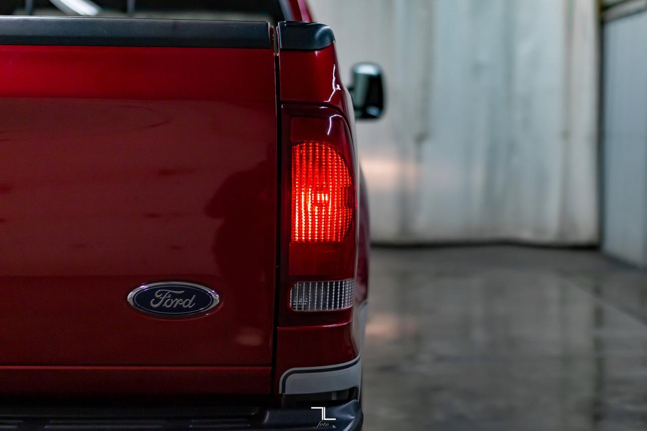 2002 Ford F-350 4x2 Super Cab XLT Short Box Red Deer AB