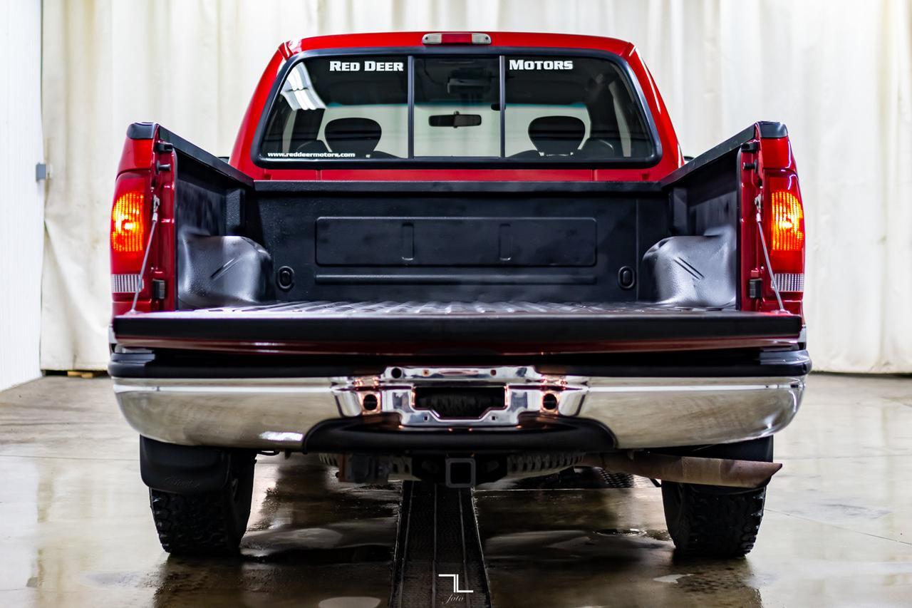 2002 Ford F-350 4x2 Super Cab XLT Short Box Red Deer AB