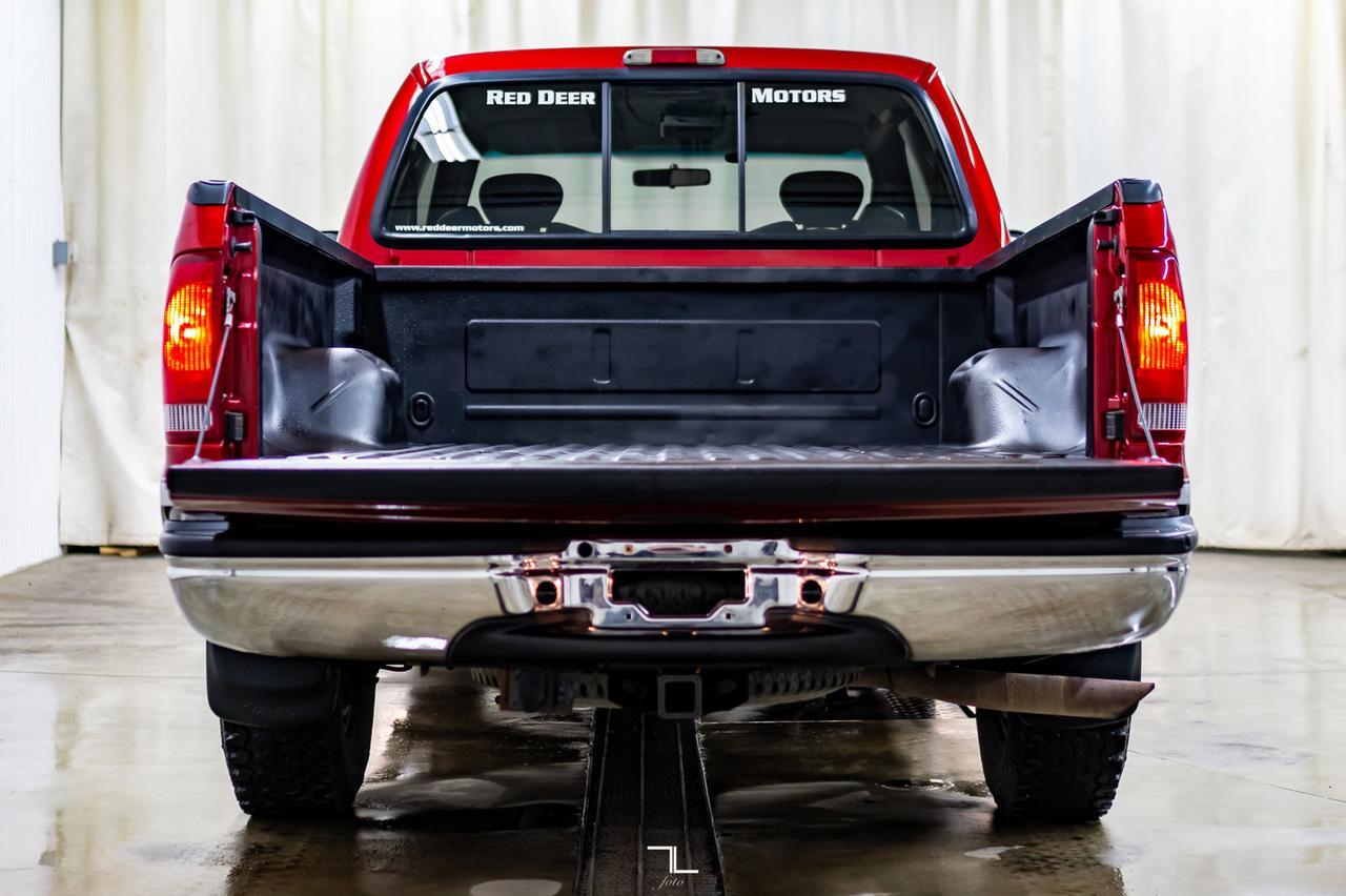 2002 Ford F-350 4x2 Super Cab XLT Short Box Red Deer AB