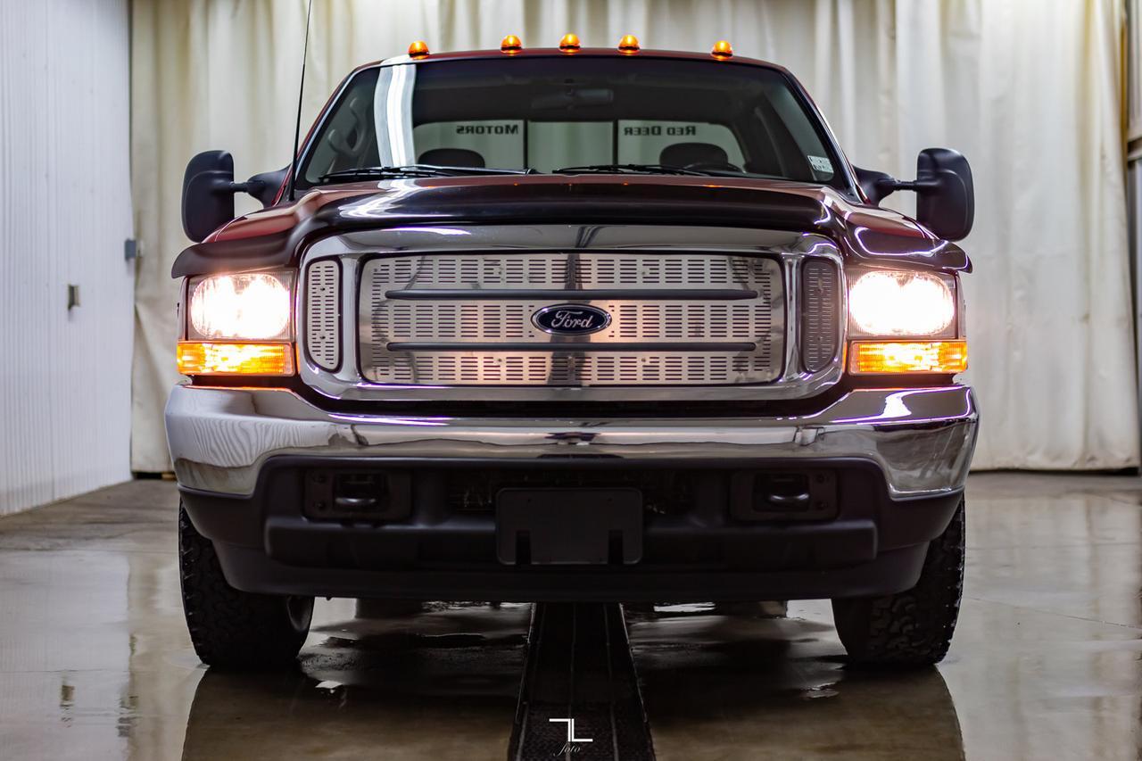 2002 Ford F-350 4x2 Super Cab XLT Short Box Red Deer AB