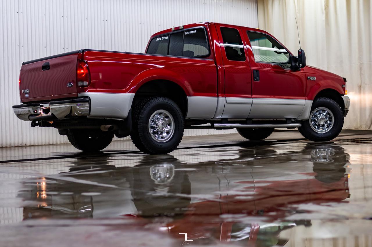 2002 Ford F-350 4x2 Super Cab XLT Short Box Red Deer AB