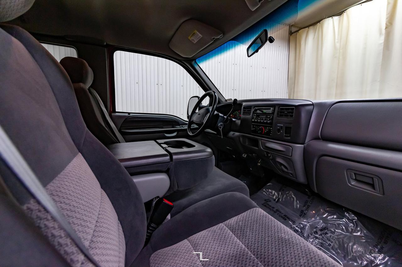 2002 Ford F-350 4x2 Super Cab XLT Short Box Red Deer AB