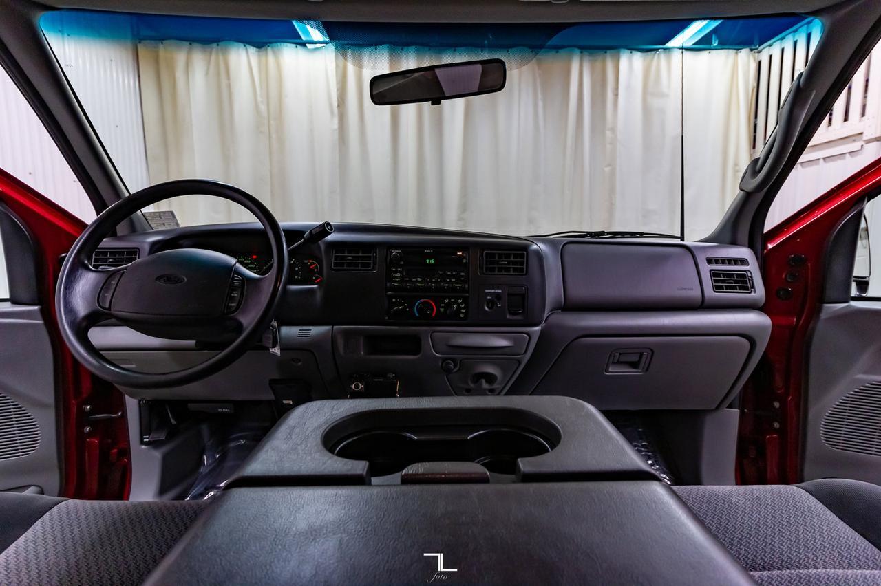 2002 Ford F-350 4x2 Super Cab XLT Short Box Red Deer AB