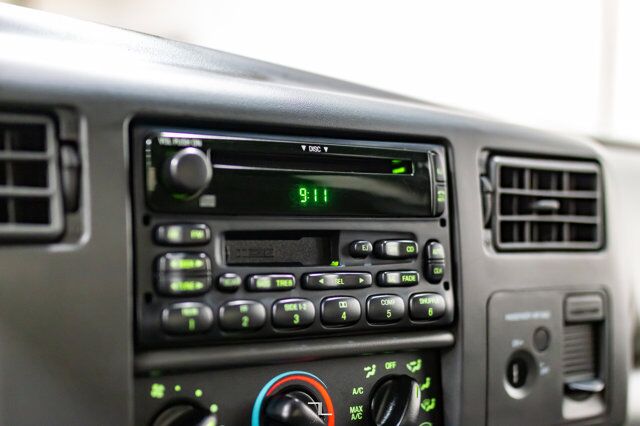 2002 Ford F-350 4x2 Super Cab XLT Short Box Red Deer AB